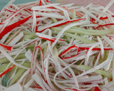 Foto del paso 2 de la receta: Ensalada de surimi
