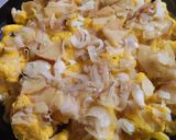 Foto del paso 6 de la receta: Coliflor en salsa cremosa🍛de calabacin y zanahoria con cebollas y manzanas salteadas🥘🍱🍲