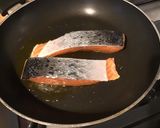Une image de l'étape 3 de Pavés de saumon, laitue de mer, carotte, oignon et orange.