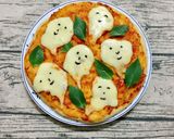 Hình bước làm 8 của món Margherita Pizza- Happy Halloween😍🤣