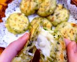 Hình bước làm 4 của món Bánh khoai tây, đậu, rau cải thìa nhân phô mai