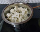A picture of step 1 of Tandoori Gobhi.