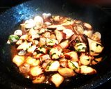 Foto del paso 9 de la receta: Pulpo, chirlas y gambas sobre puré de tomate al orégano