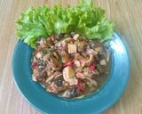 Foto langkah ke 6 dari resep Tumis Kerang Pedas.
