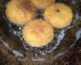 Foto langkah ke 10 dari resep 1032. Roti Goreng Tanpa Ulen Isian Bakso.