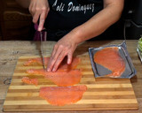 Foto del paso 3 de la receta: Tronco de Navidad de salmón en pan de molde