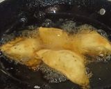 A picture of step 4 of Alo wala samosa desi style.