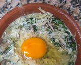 Foto del paso 4 de la receta: Cazuelita Gratinada de Espinaca, Champiñones y Queso con Huevo al Horno 🥚🧀🍄