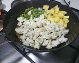 A picture of step 1 of Maggi masala cauliflower wrap.