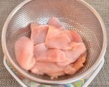 A picture of step 5 of Green Chicken Curry.