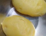 A picture of step 1 of Tari wala Dahi-Aloo.
