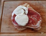 A picture of step 2 of Italian-Style Chicken Cordon Bleu.