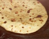 A picture of step 5 of Potato paratha.