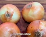 A picture of step 1 of Onion soup.