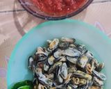 Foto langkah ke 1 dari resep Sambal kerang pedas.