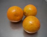 Foto del paso 1 de la receta: Cáscaras de naranja confitadas caseras