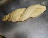 Foto del paso 10 de la receta: Pan trenzado sencillo con crema de leche