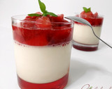 Foto del paso 5 de la receta: Panacota con salsa de fresas naturales