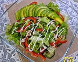 Hình bước làm 2 của món Salad Bơ Gà sốt dầu dấm
