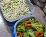 Foto del paso 1 de la receta: Milanesas doradas en su propio jugo y ensalada de plumilla