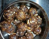 A picture of step 1 of Dates ladoo.