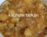 A picture of step 4 of Mong dal kachori.