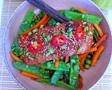 Une image de l'étape 5 de Saumon laqué et ses légumes au wok sauce Teriyaki maison.