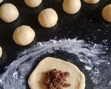 Foto langkah ke 3 dari resep Roti Bakso Sapi.