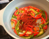 Foto del paso 5 de la receta: Pasta en salsa de pimientos con polvo de jamón serrano
