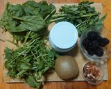 Foto del paso 1 de la receta: Ensalada verde con kiwi y zarzamora