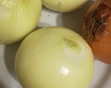 Foto del paso 1 de la receta: Cebollas rellenas de carne