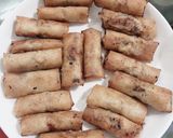 Hình bước làm 5 của món Cách làm chả giò thơm ngon, giòn tan & Cách trữ đông