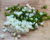 Foto del paso 3 de la receta: Buñuelos de espinaca con panceta