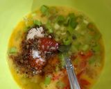 Foto langkah ke 2 dari resep Omelet Mie.