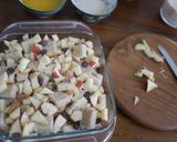 Foto langkah ke 2 dari resep Apple cinnamon Bread pudding.