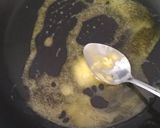 Foto langkah ke 3 dari resep Scrambled Egg with Bread Toast.