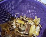 Foto langkah ke 1 dari resep Sayur jantung pisang petai pedas.