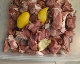 Foto langkah ke 1 dari resep Tumis daging kambing lada hitam.
