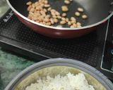 A picture of step 1 of Leftover rice matar poha.