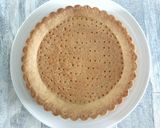 Foto langkah ke 8 dari resep Rhubarb Strawberry Pie.