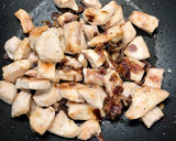 Foto del paso 3 de la receta: Curry de pavo y arroz con tierra de almendras y pasas