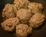 Foto del paso 3 de la receta: Albóndigas de pavo y calabacín en salsa de tomate