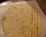 A picture of step 3 of Red bean paste Saffran raisin buns.