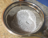 Foto del paso 2 de la receta: Alfajores oreo caseros bañados en chocolate