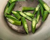 A picture of step 1 of Bhindi Curry.