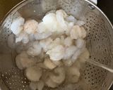 Foto del paso 1 de la receta: Camarones con ajo y chile del árbol