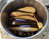 Foto del paso 3 de la receta: Berenjenas Cocidas con Piel en la Olla Exprés