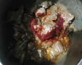 A picture of step 3 of Arvi gosht recipe.