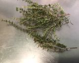 Une image de l'étape 1 de Marinade au vinaigre de vin, ail et herbes aromatiques.