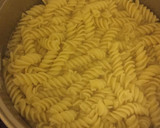 Foto del paso 5 de la receta: Espirales al Pesto con Bife